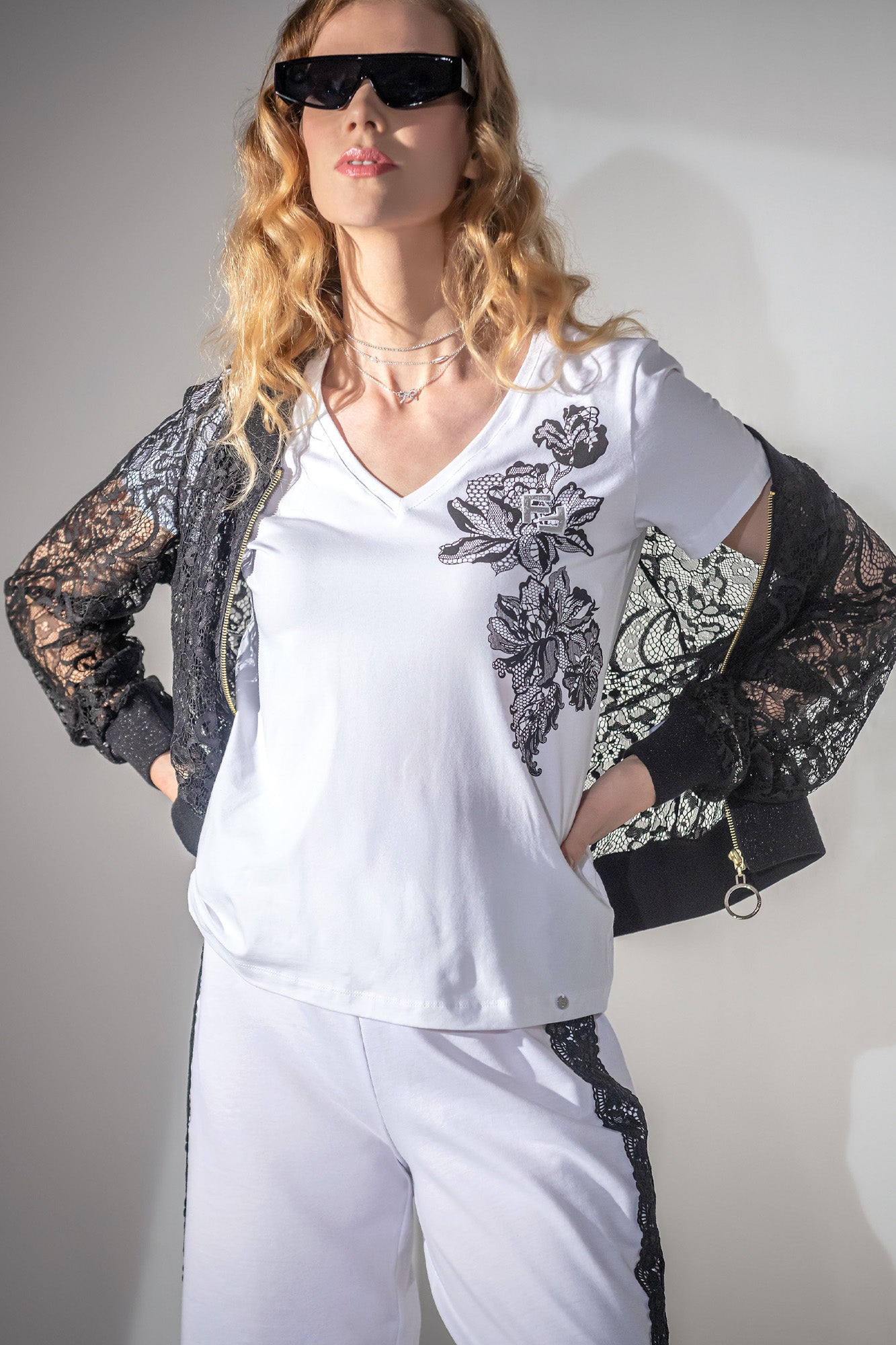 T-SHIRT MALHA FITA RENDA
