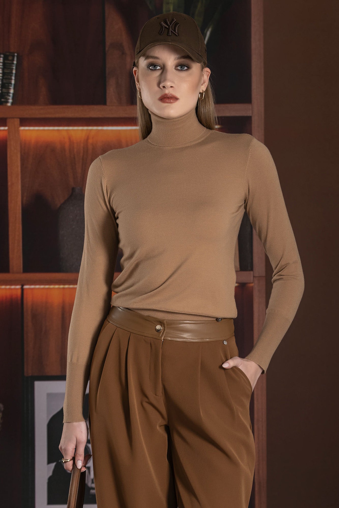 FS26210770 BEIGE