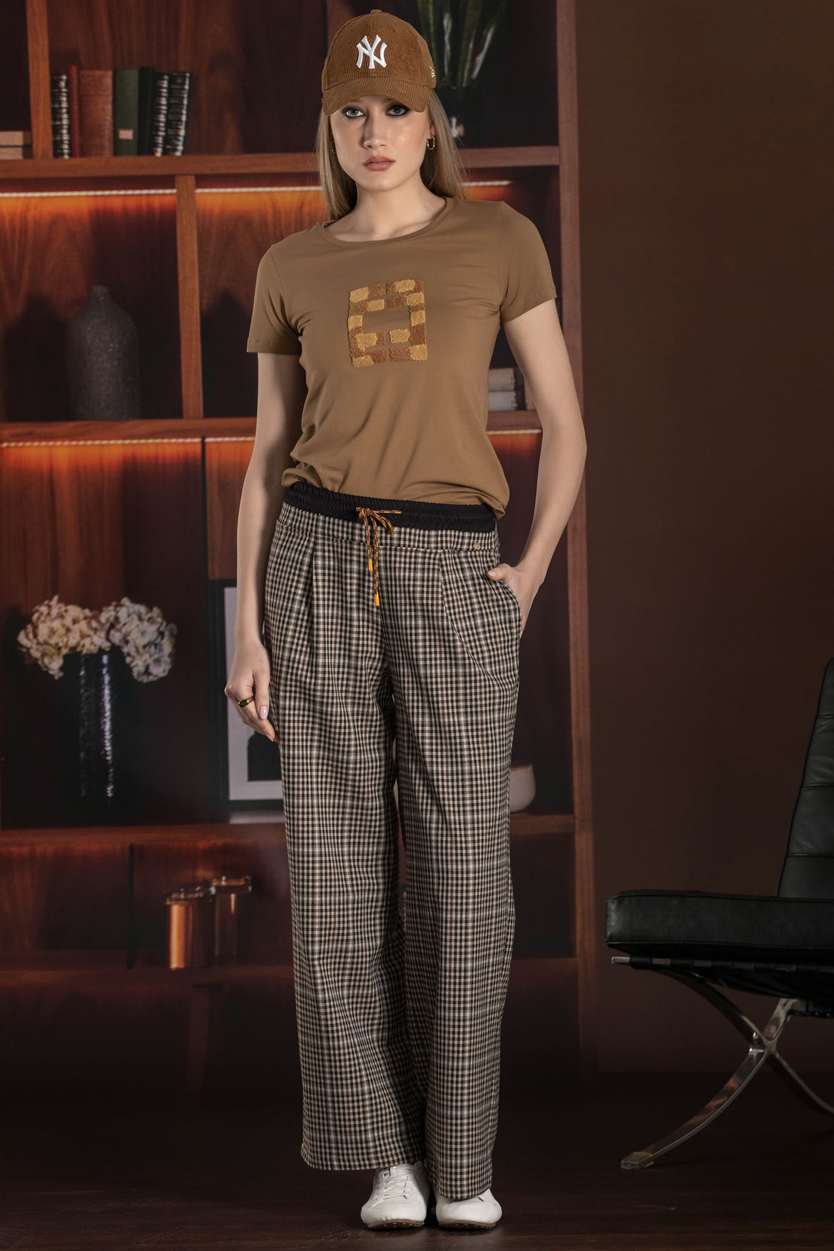 FS26230070 BROWN
