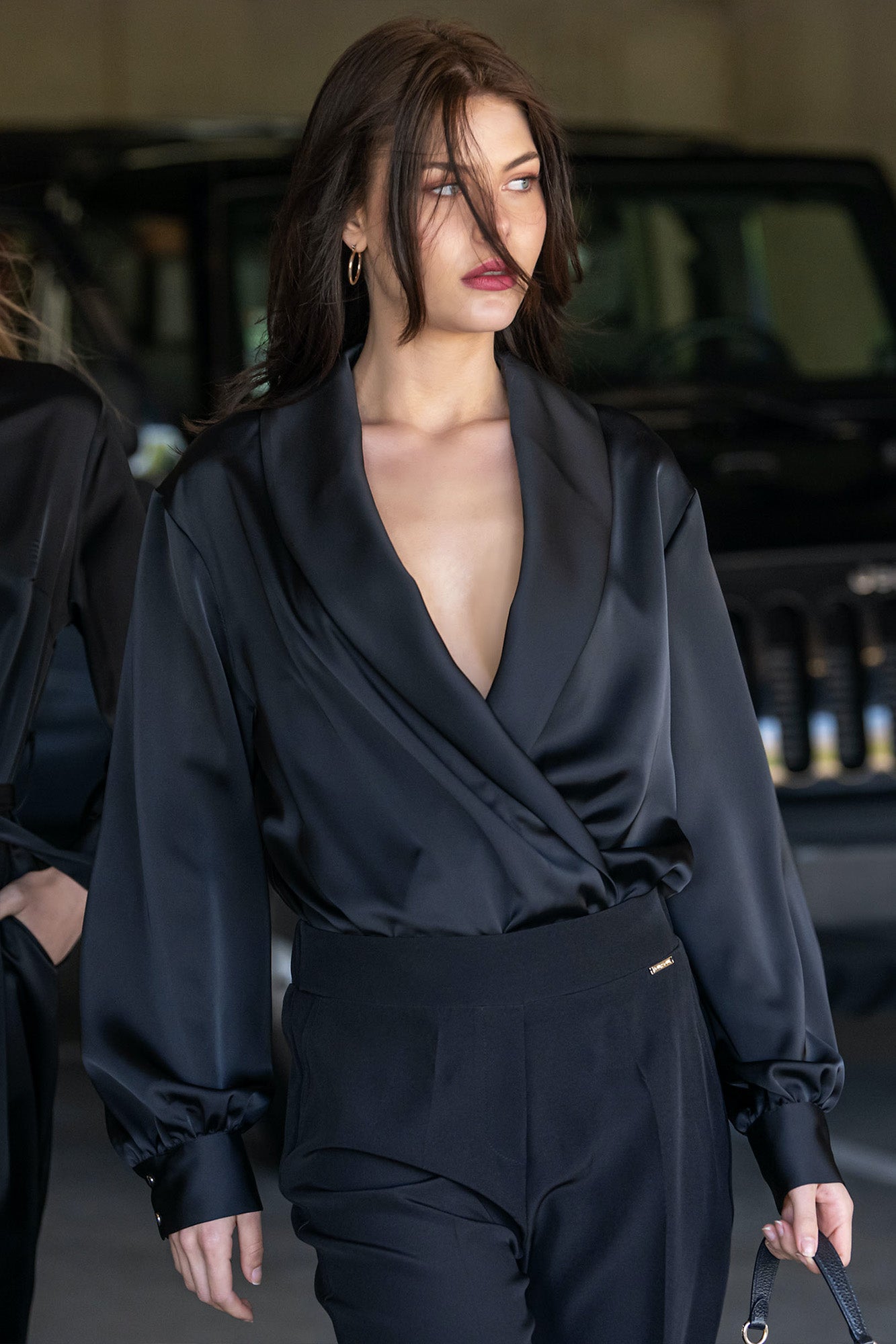 CORPS EN SATIN