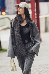 CASACO COM ENCAIXES PÊLO