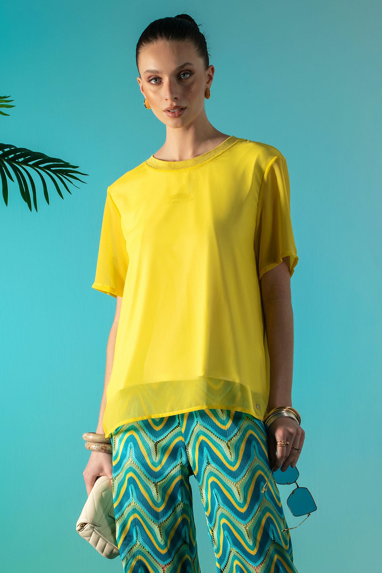 T-SHIRT MALHA COM TRANSPARENCIA