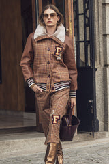 CASACO COM GOLA PÊLO