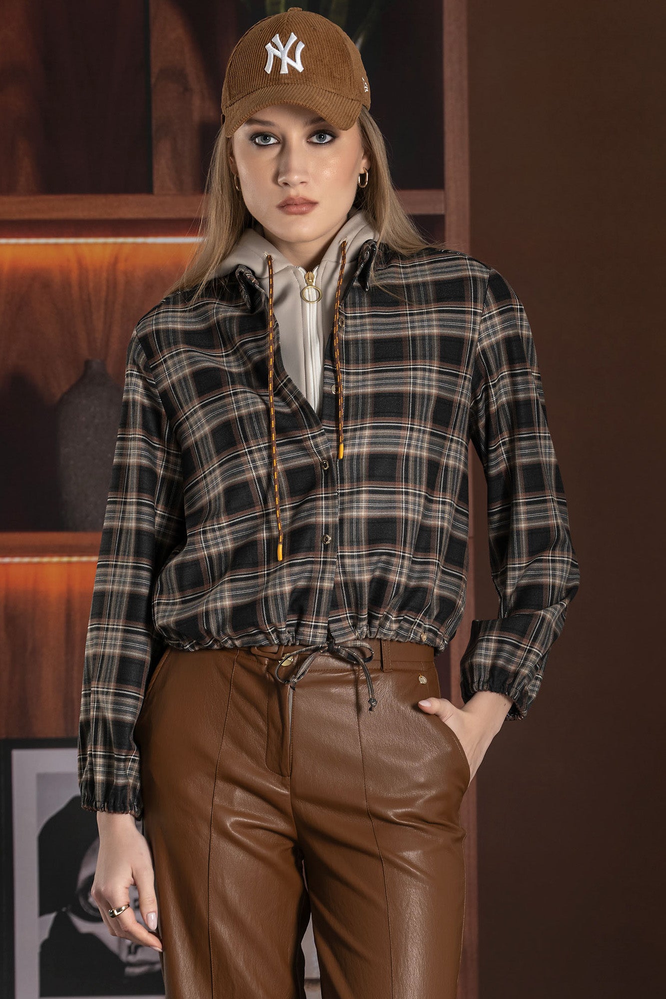 FS26210190 BROWN