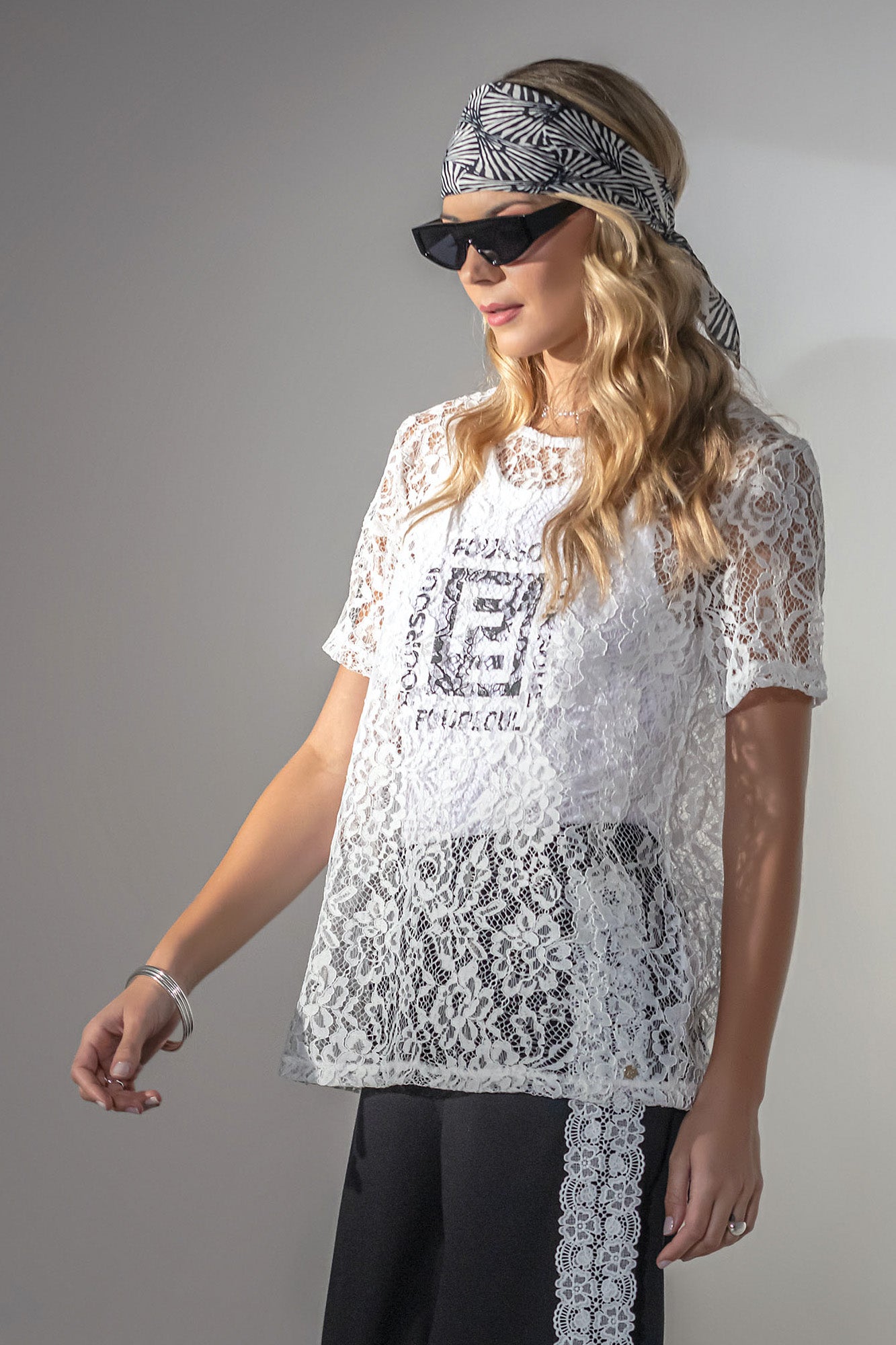 T-SHIRT MALHA RENDA