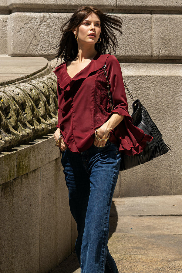 BLUSA COM ENCAIXES RENDA