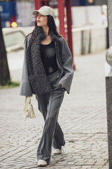 CALÇA COM TIIRA BRILHANTE LATERAL