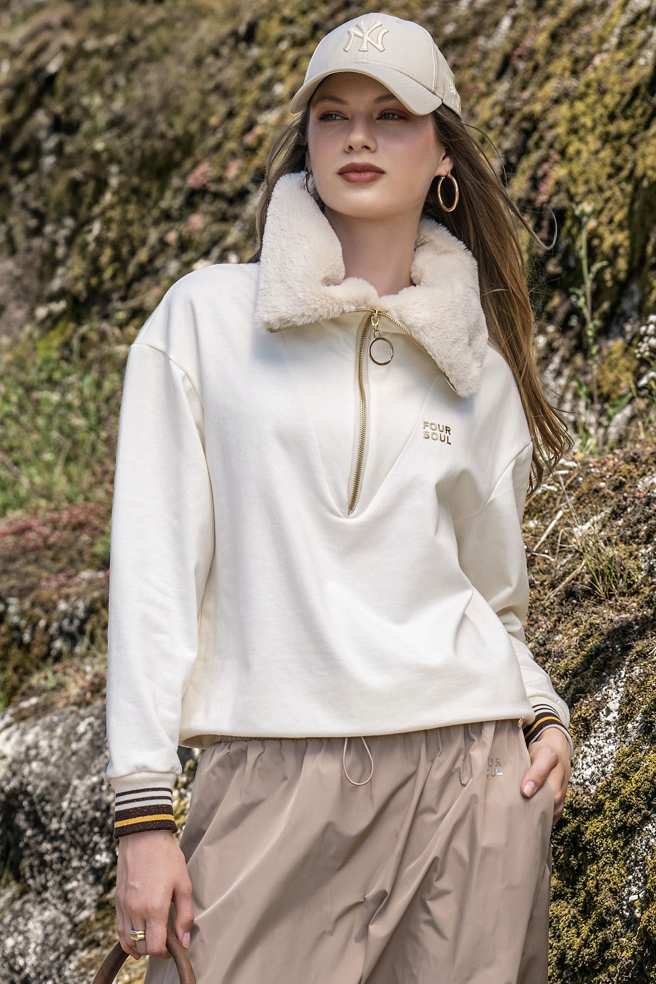 SWEAT-SHIRT EN MAILLE AVEC FERMETURE ÉCLAIR