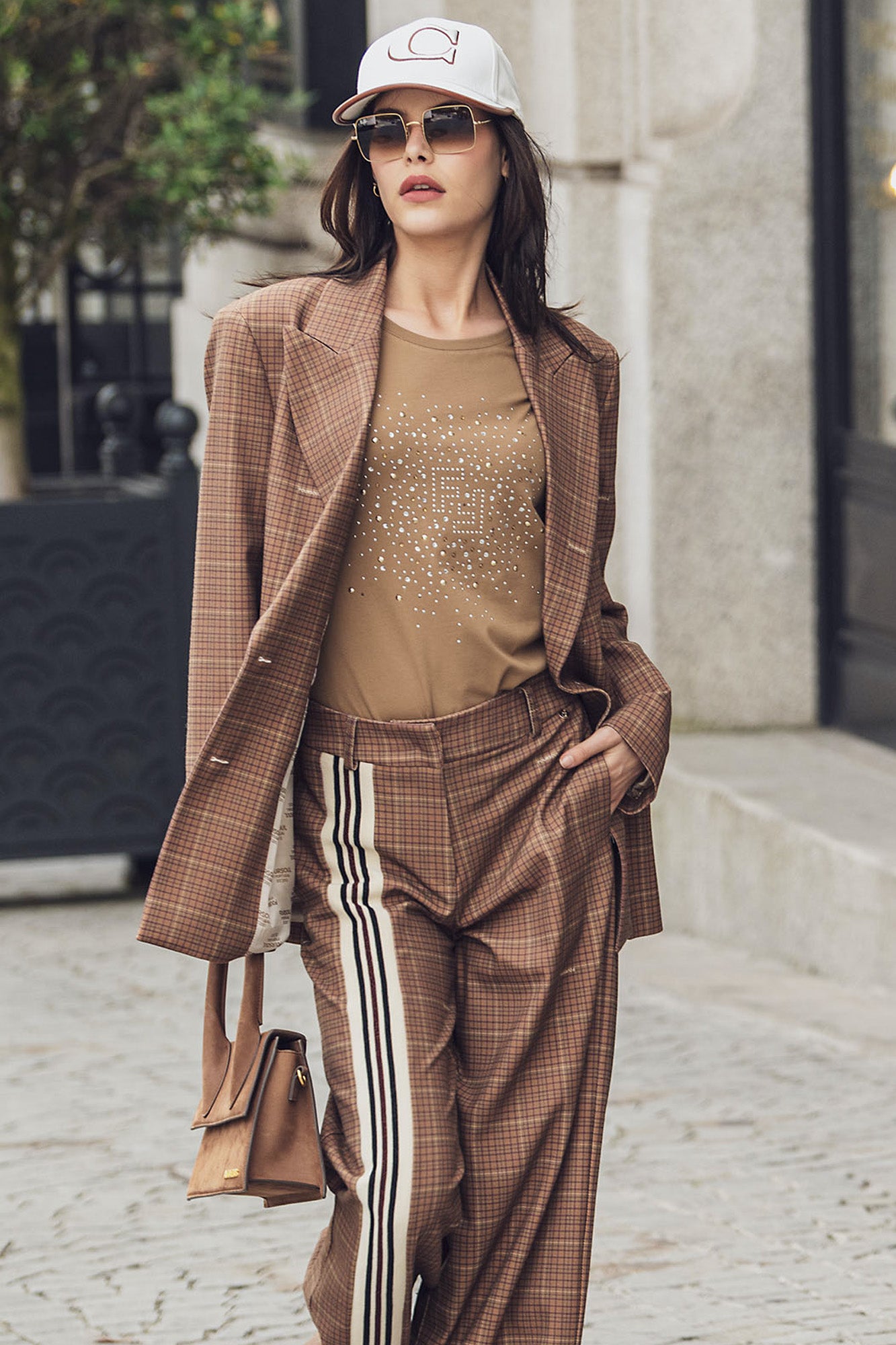 Blazer à bretelles réglables.